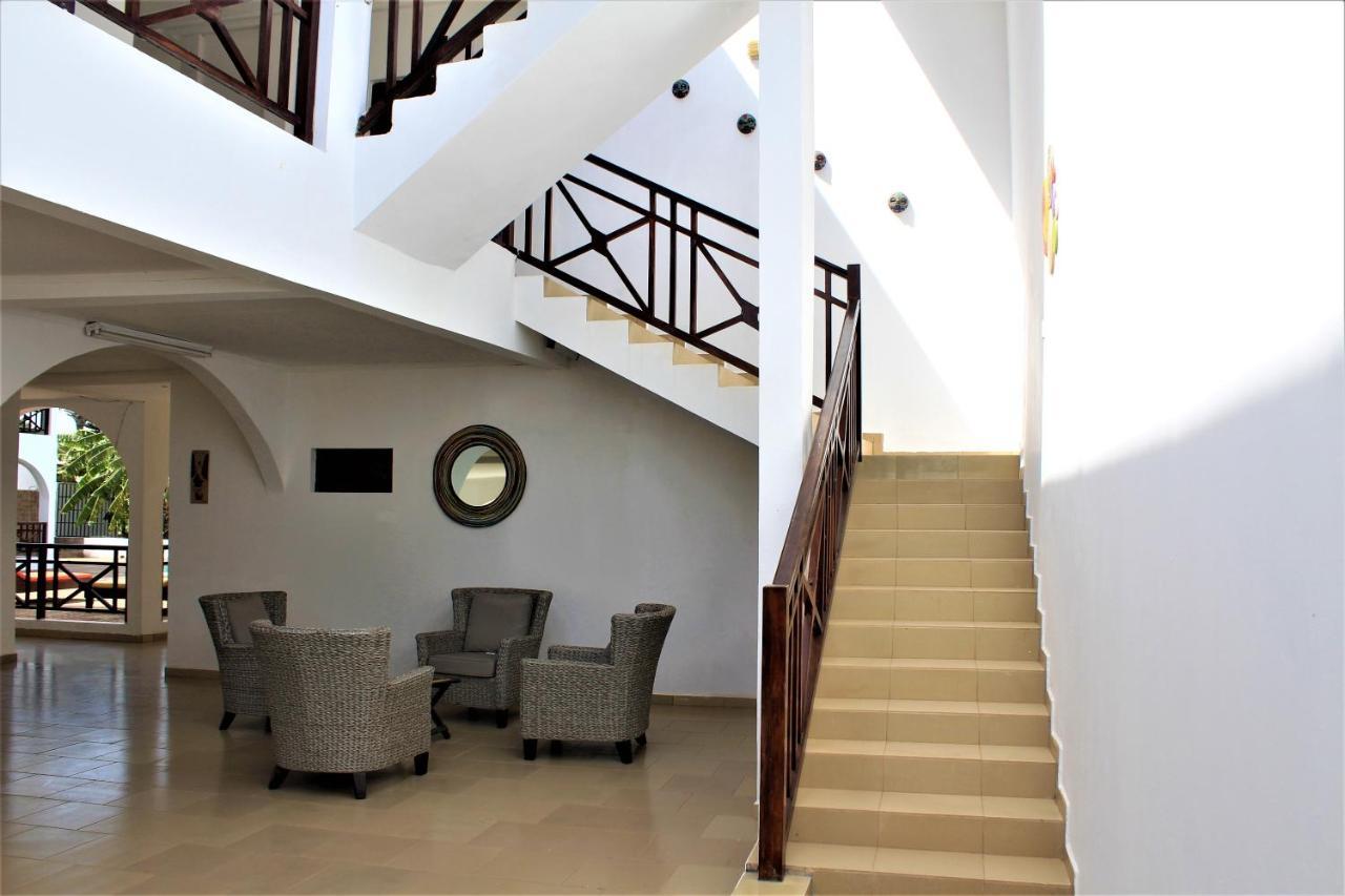 Harmony Resort Boutique Hotel Banjul Exteriör bild