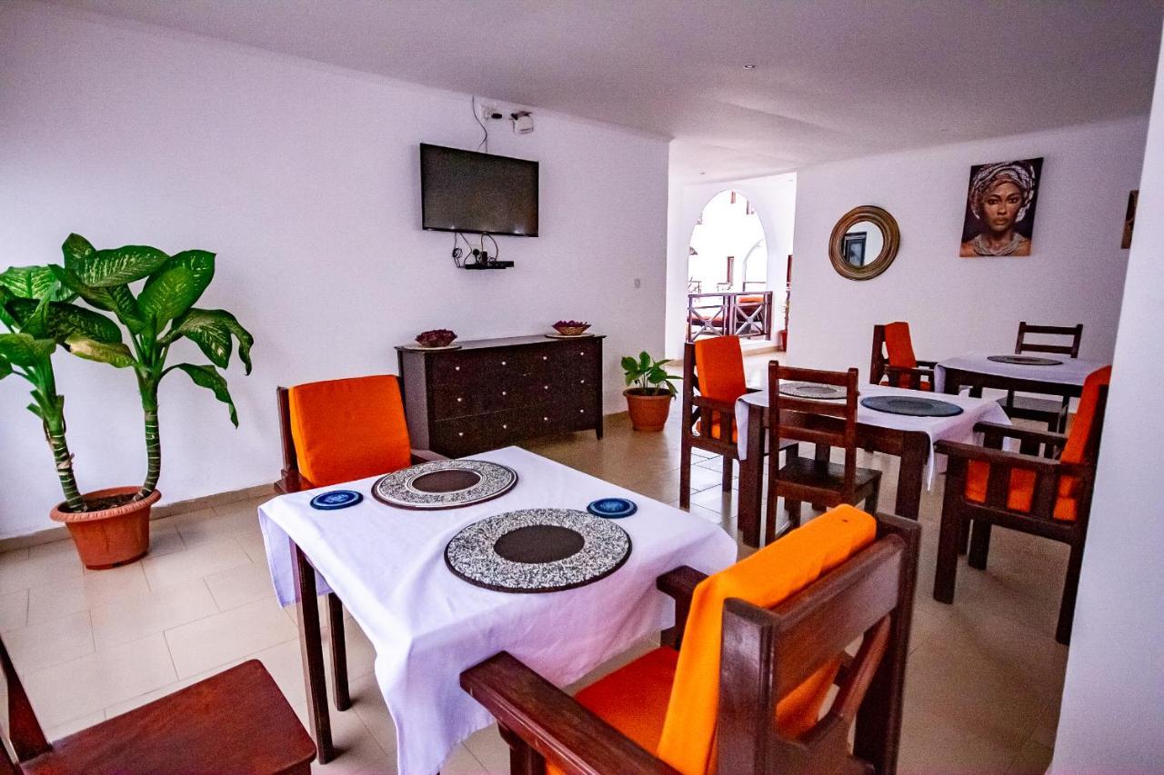 Harmony Resort Boutique Hotel Banjul Exteriör bild