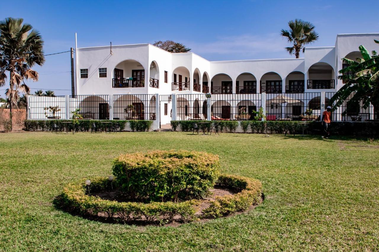 Harmony Resort Boutique Hotel Banjul Exteriör bild
