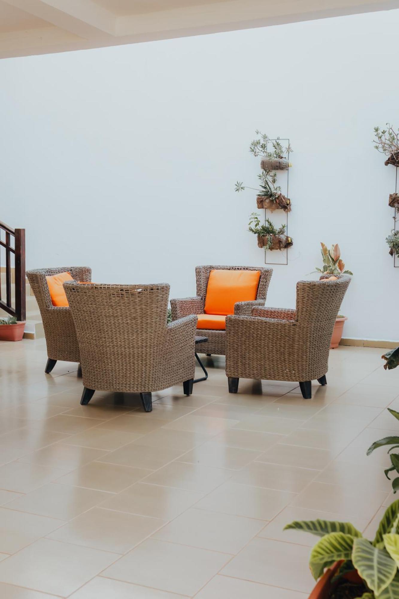 Harmony Resort Boutique Hotel Banjul Exteriör bild