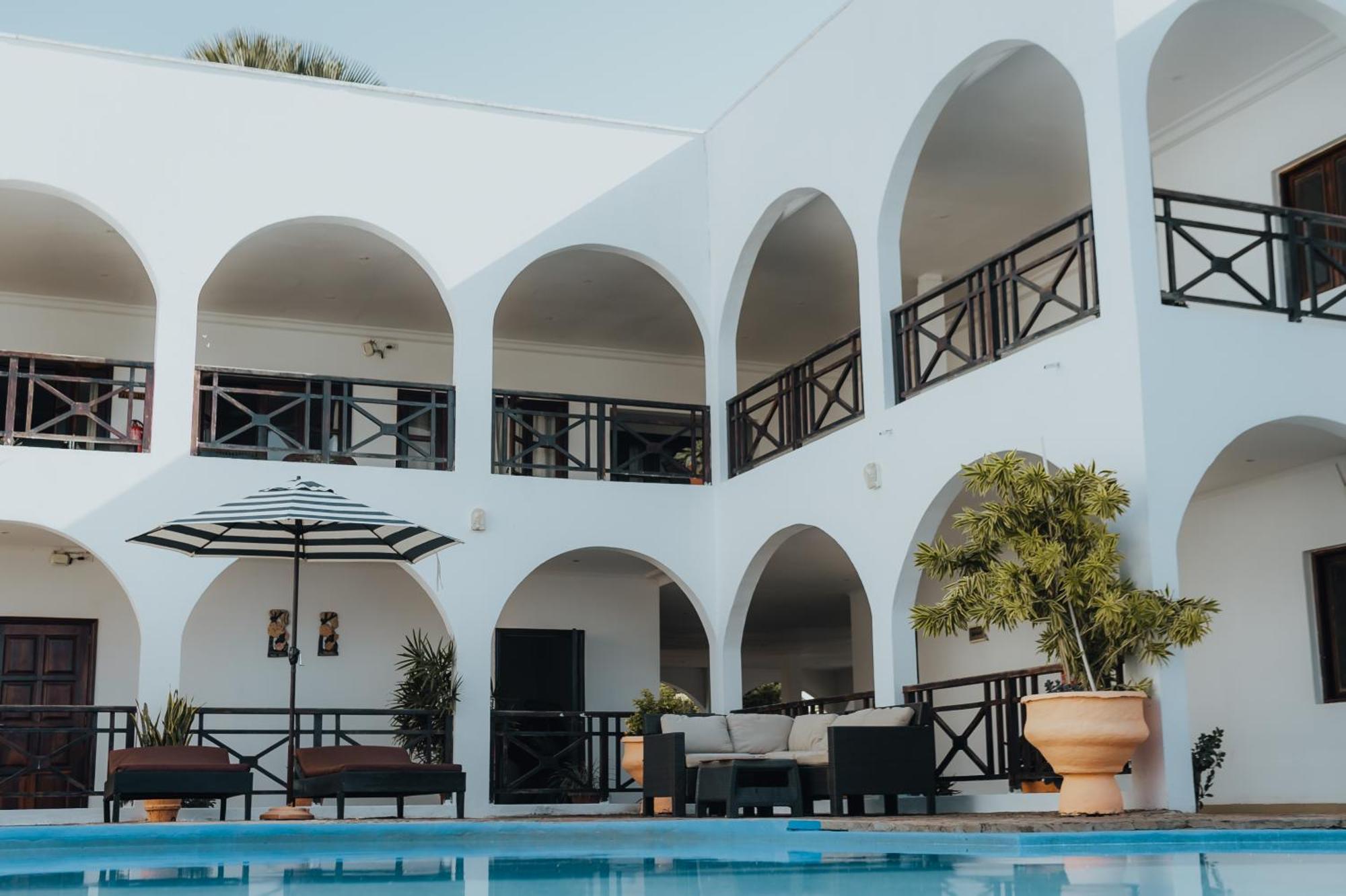 Harmony Resort Boutique Hotel Banjul Exteriör bild
