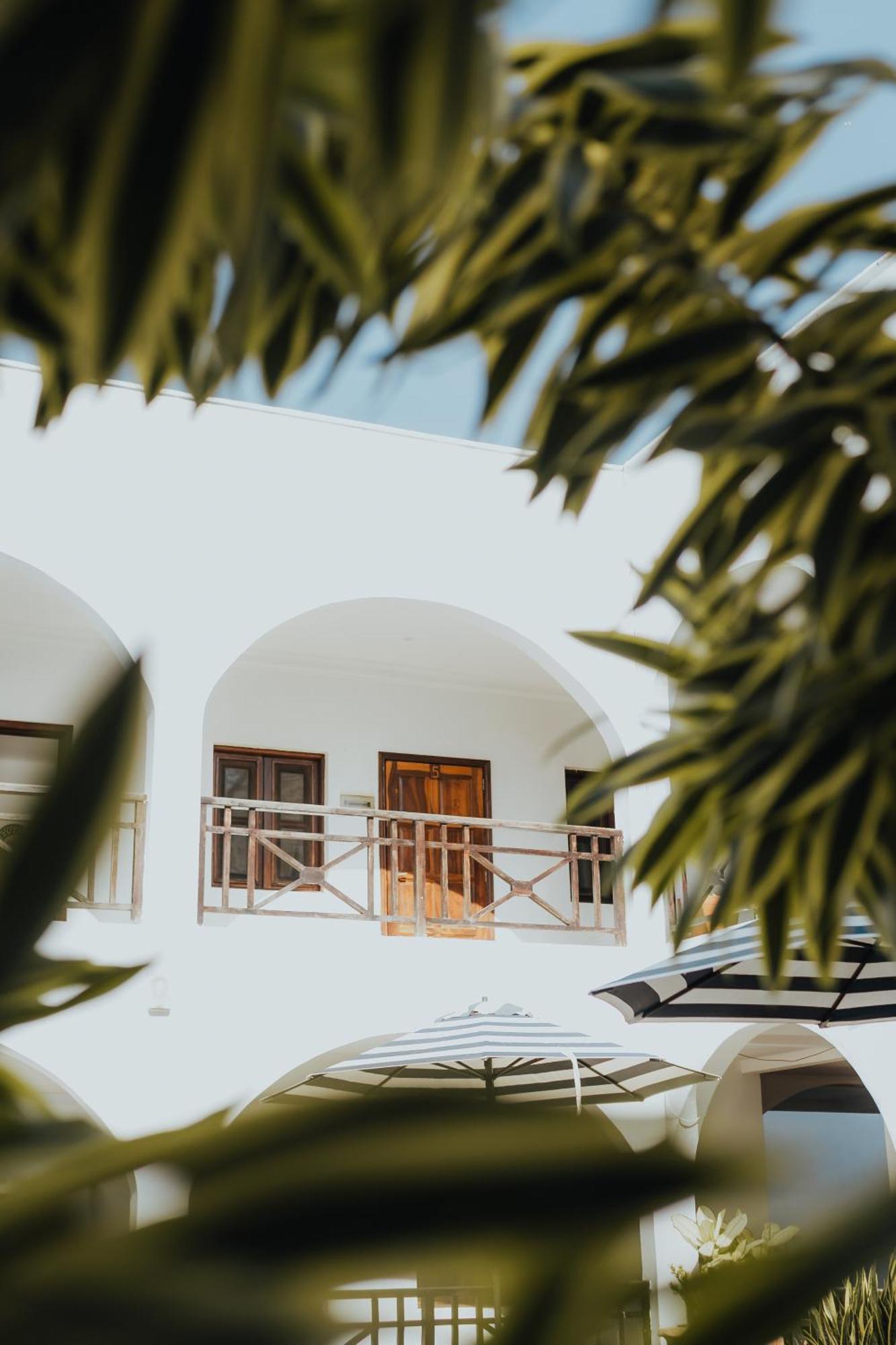 Harmony Resort Boutique Hotel Banjul Exteriör bild